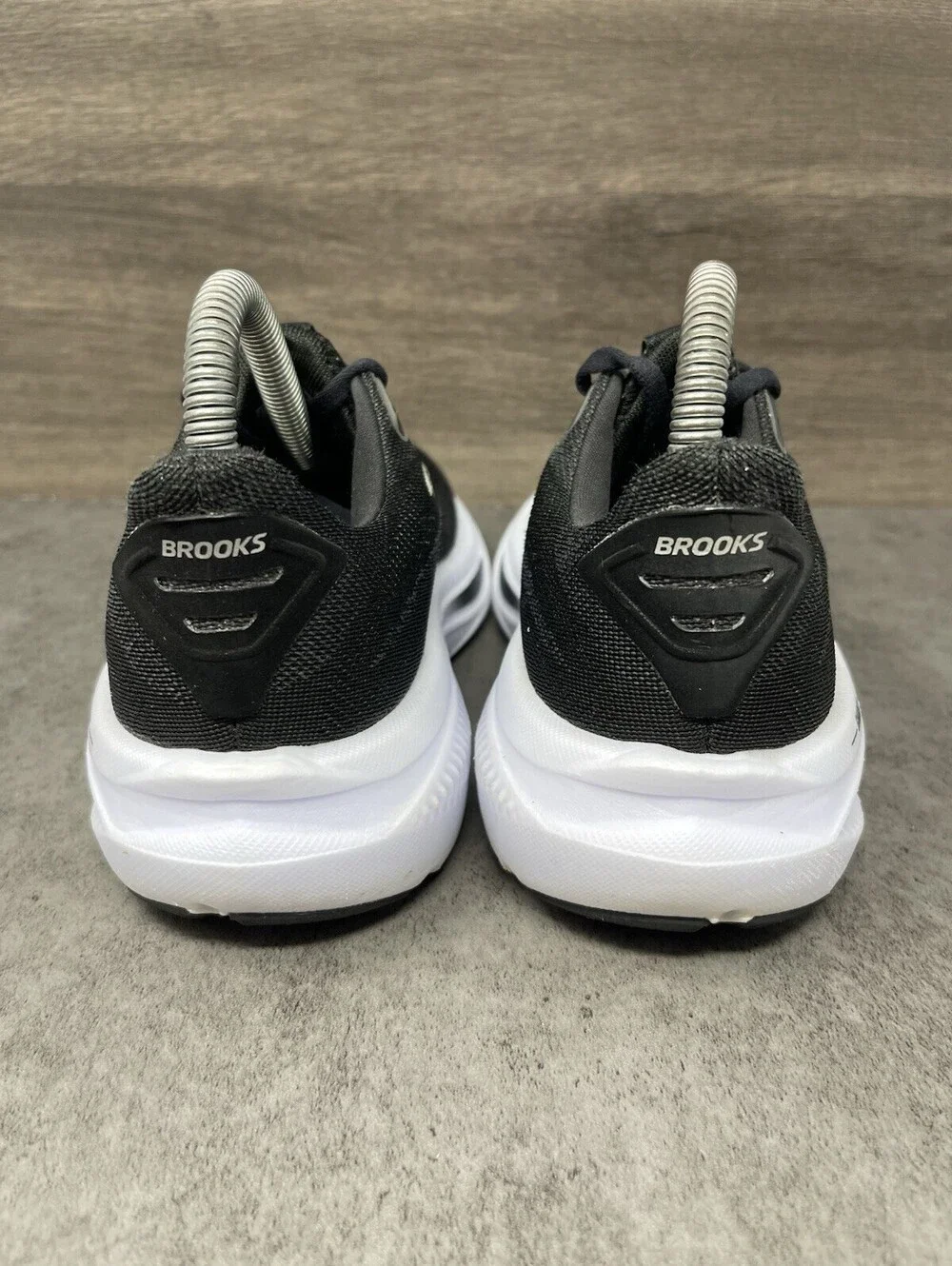 Brooks Ghost 17 Black Grey White Size 5 Womens Wide Running Walking Shoes